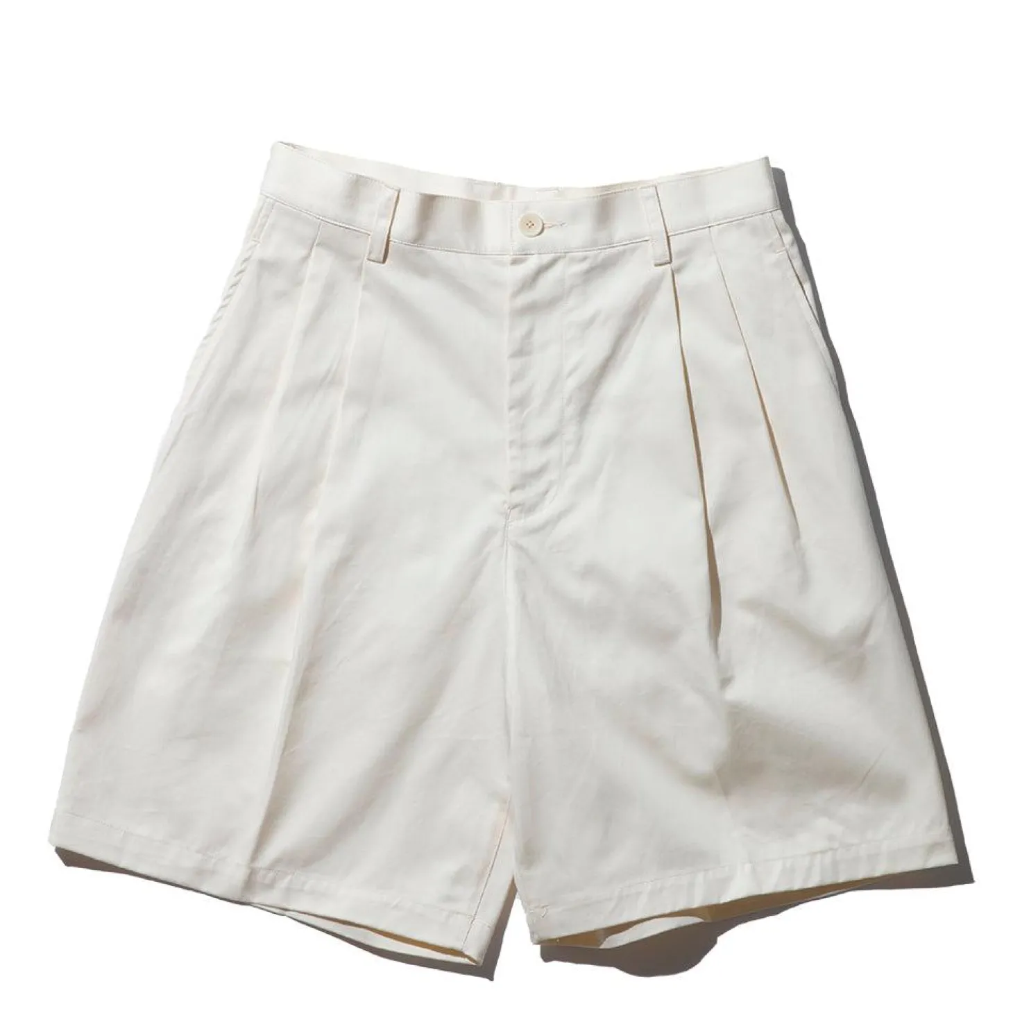 Kuon Cotton Twill Pleated Shorts Ivory