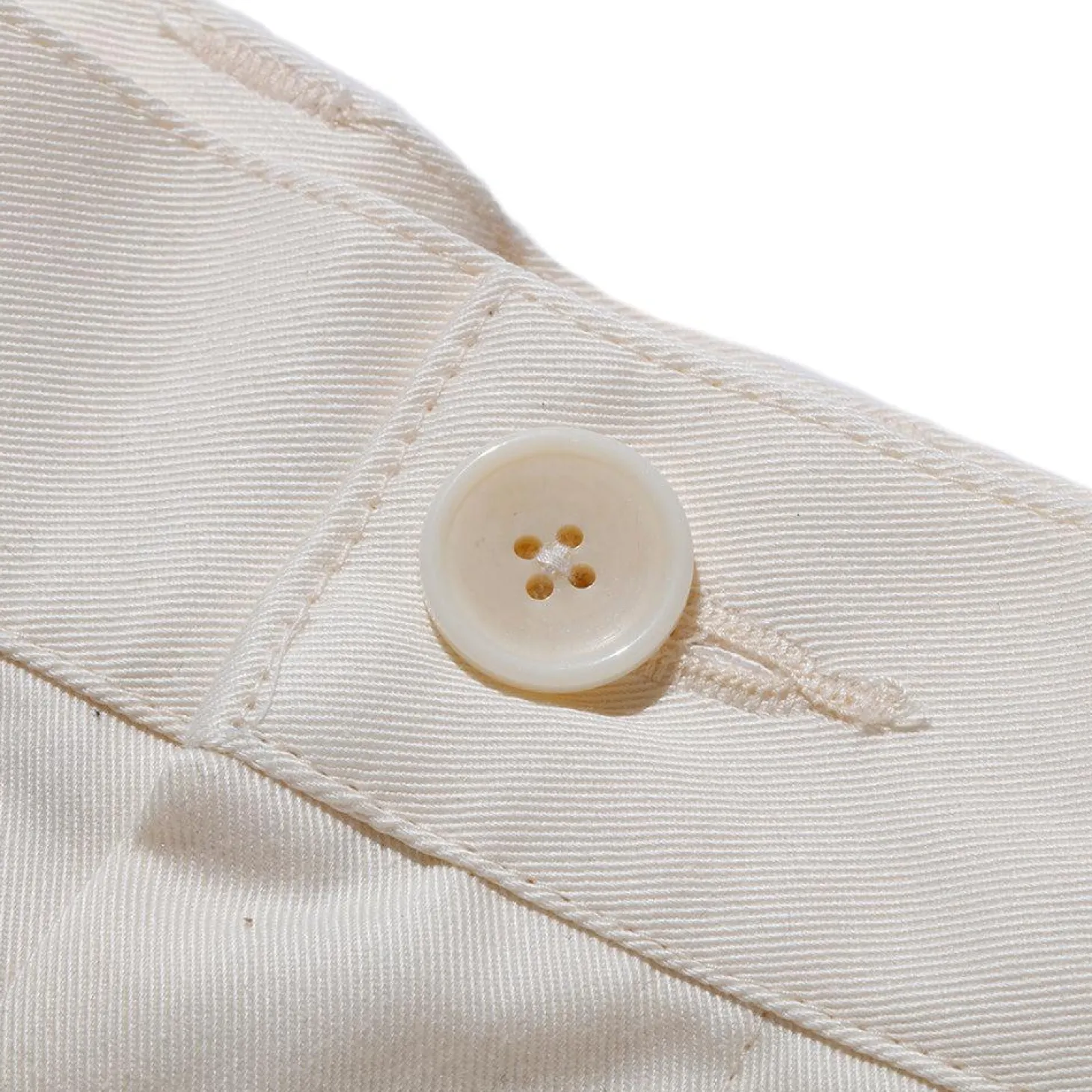 Kuon Cotton Twill Pleated Shorts Ivory