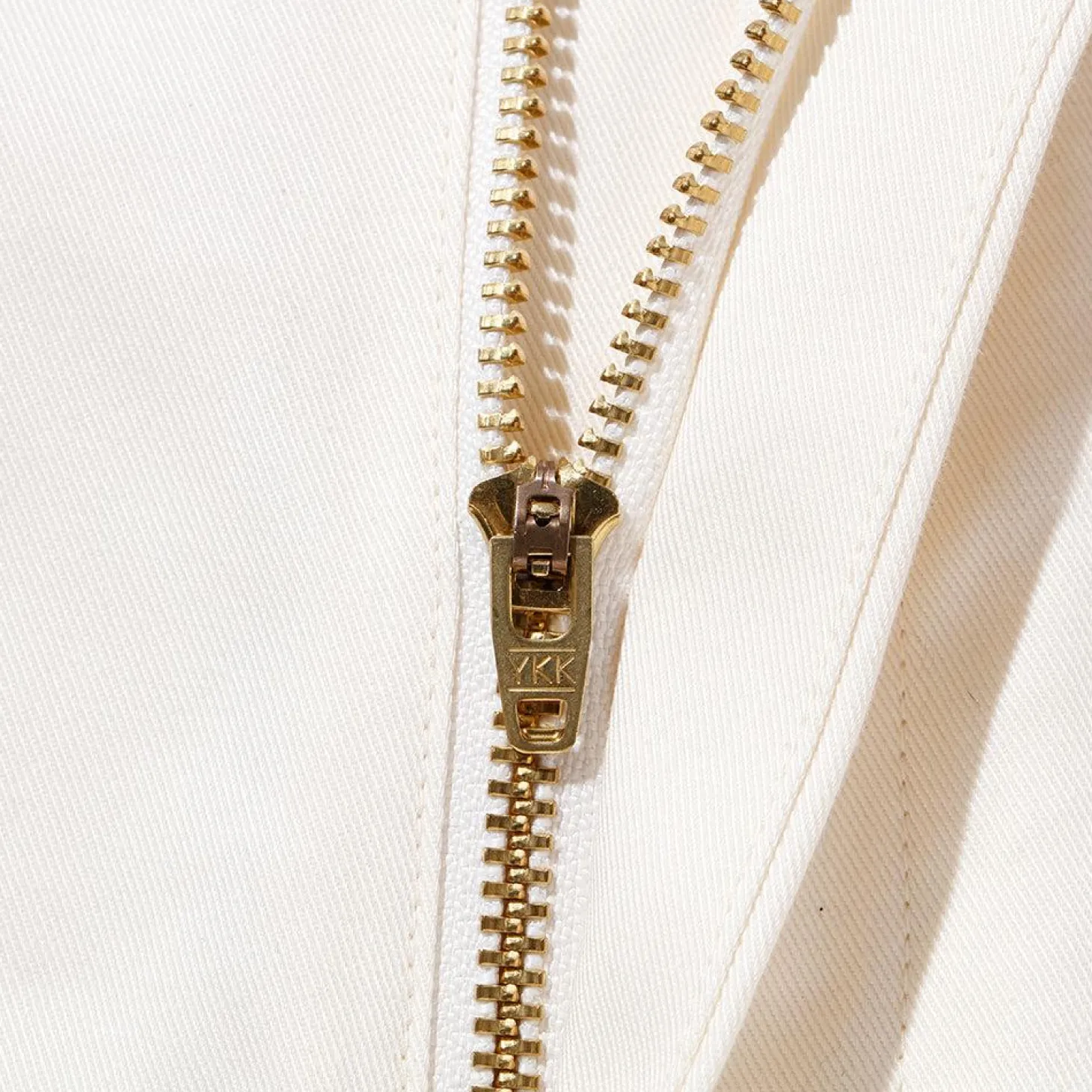 Kuon Cotton Twill Pleated Shorts Ivory