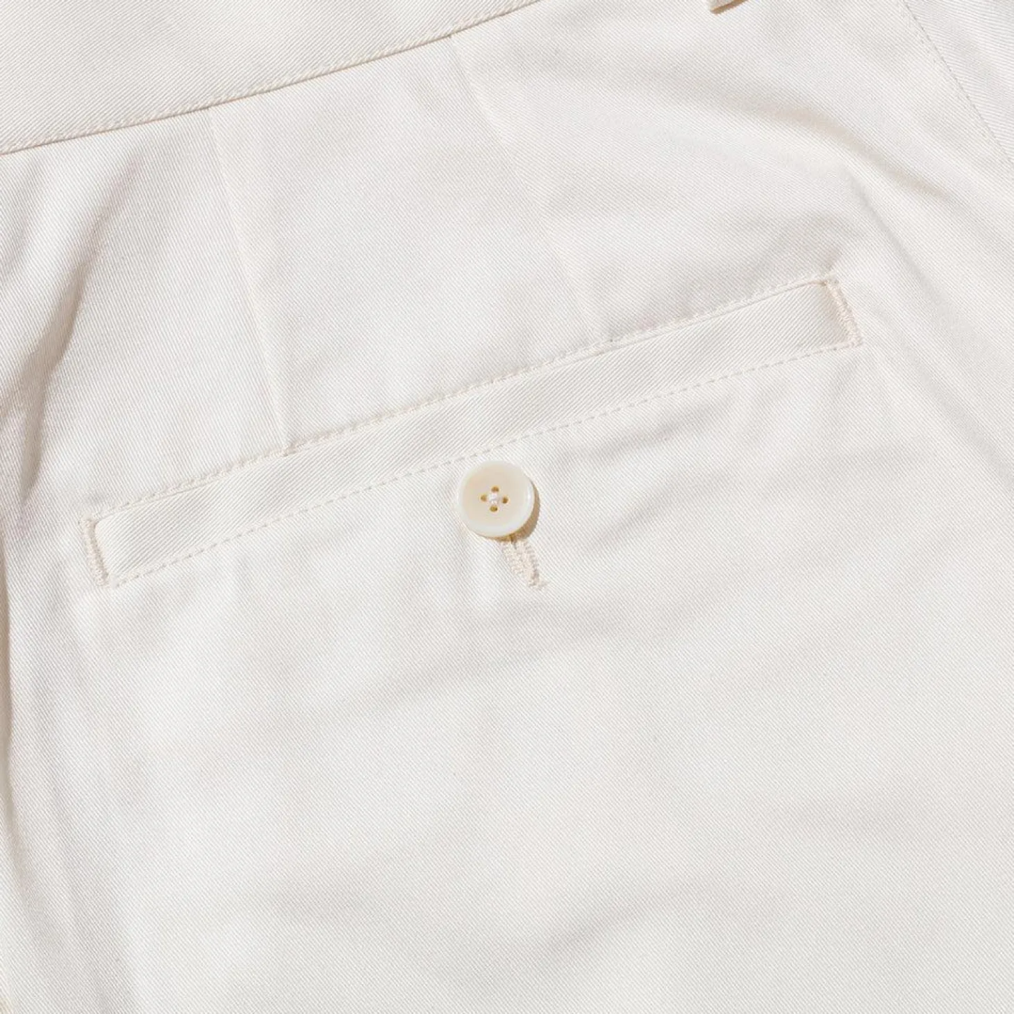 Kuon Cotton Twill Pleated Shorts Ivory