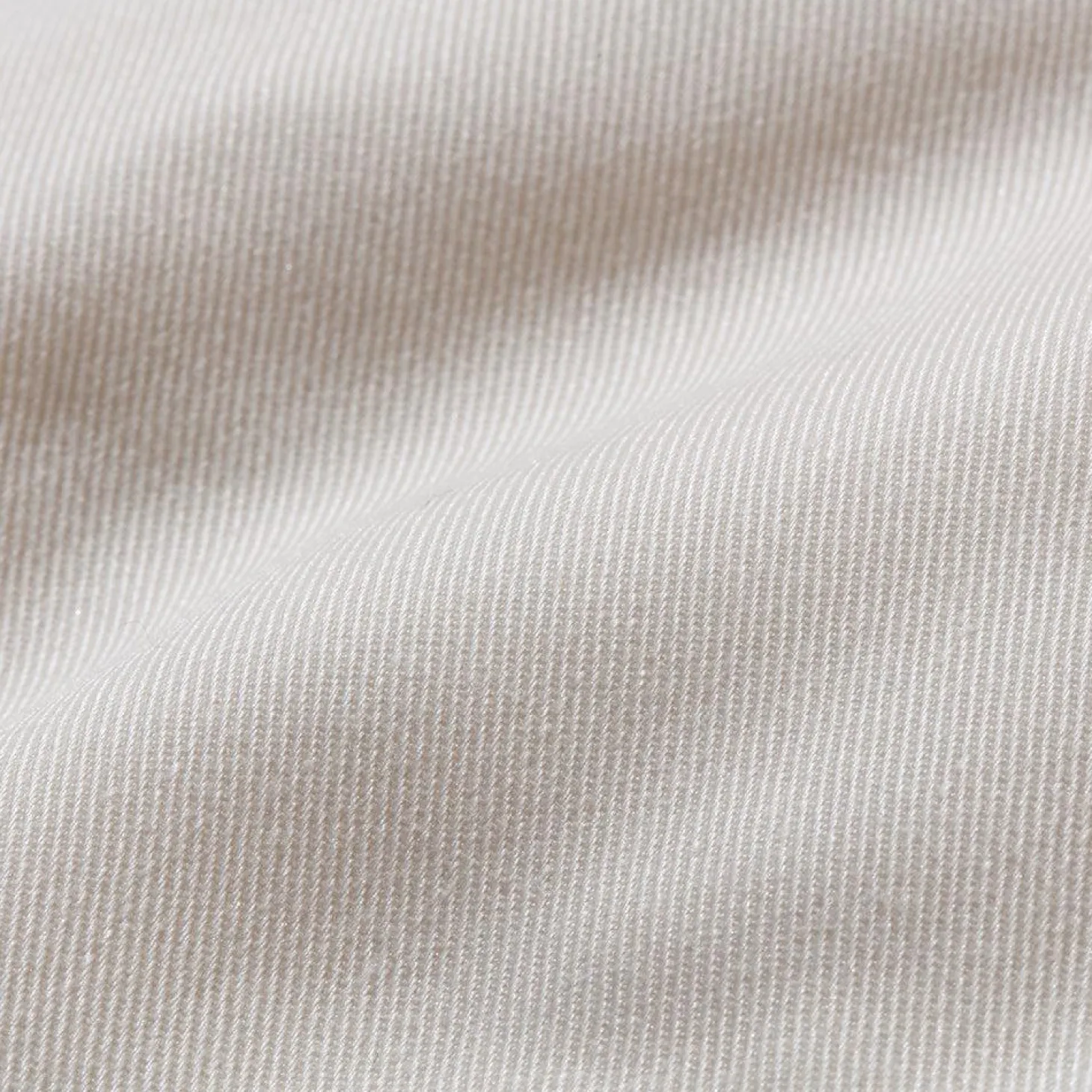 Kuon Cotton Twill Pleated Shorts Ivory